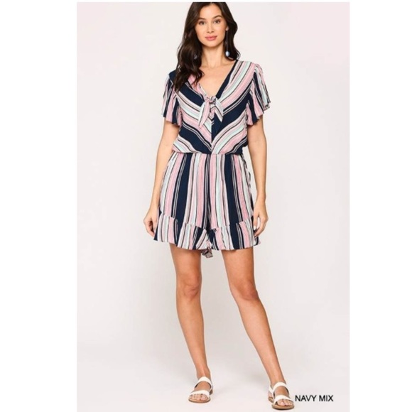 Gigio UMGEE Striped V-Neck Ruffled Romper Front Tie Side Pockets size Medium - Picture 2 of 15